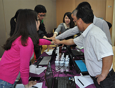 60頭12萬(wàn)米拉線(xiàn)分條收卷機(jī)